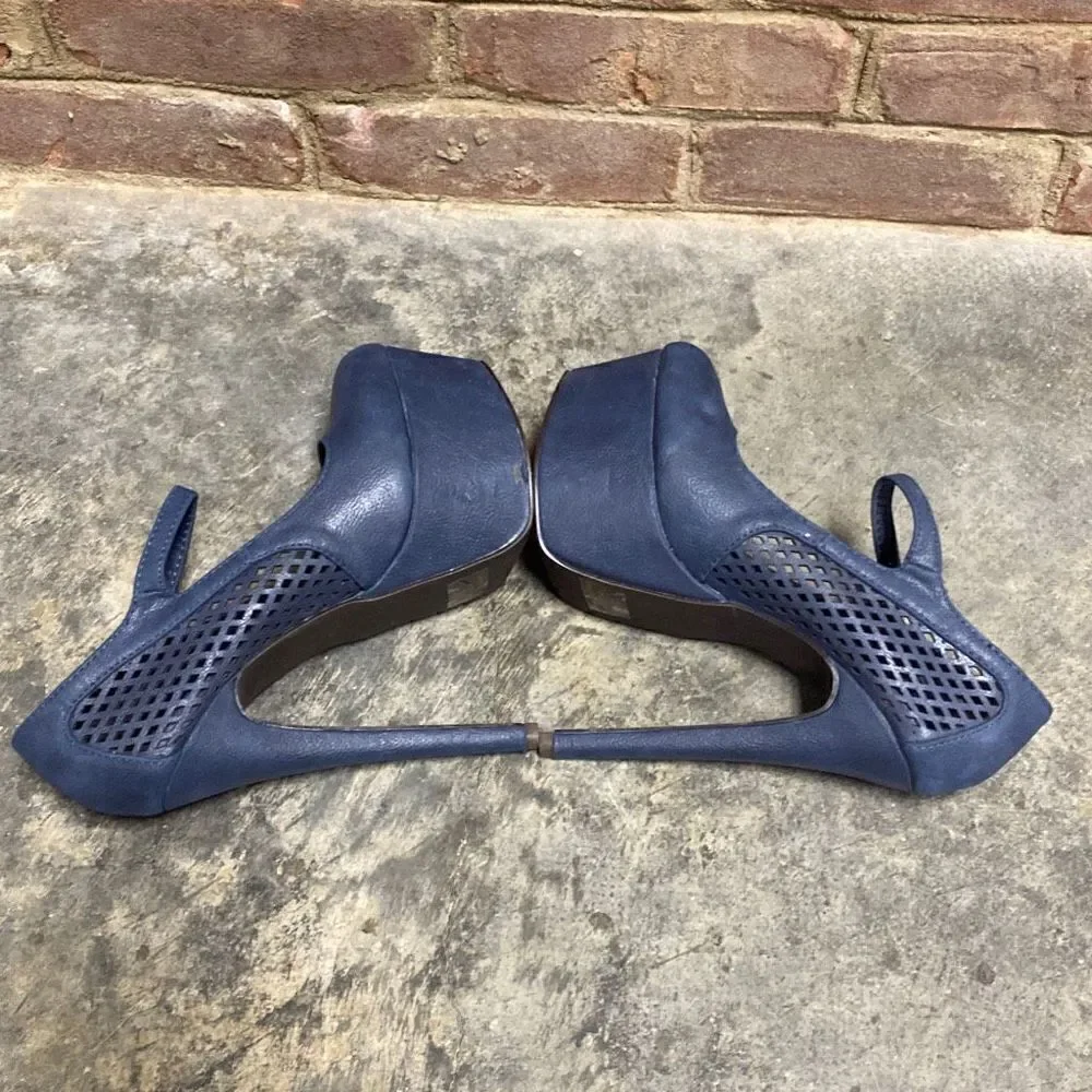 FRH Navy Platform Stiletto Heels Size 8 NEW